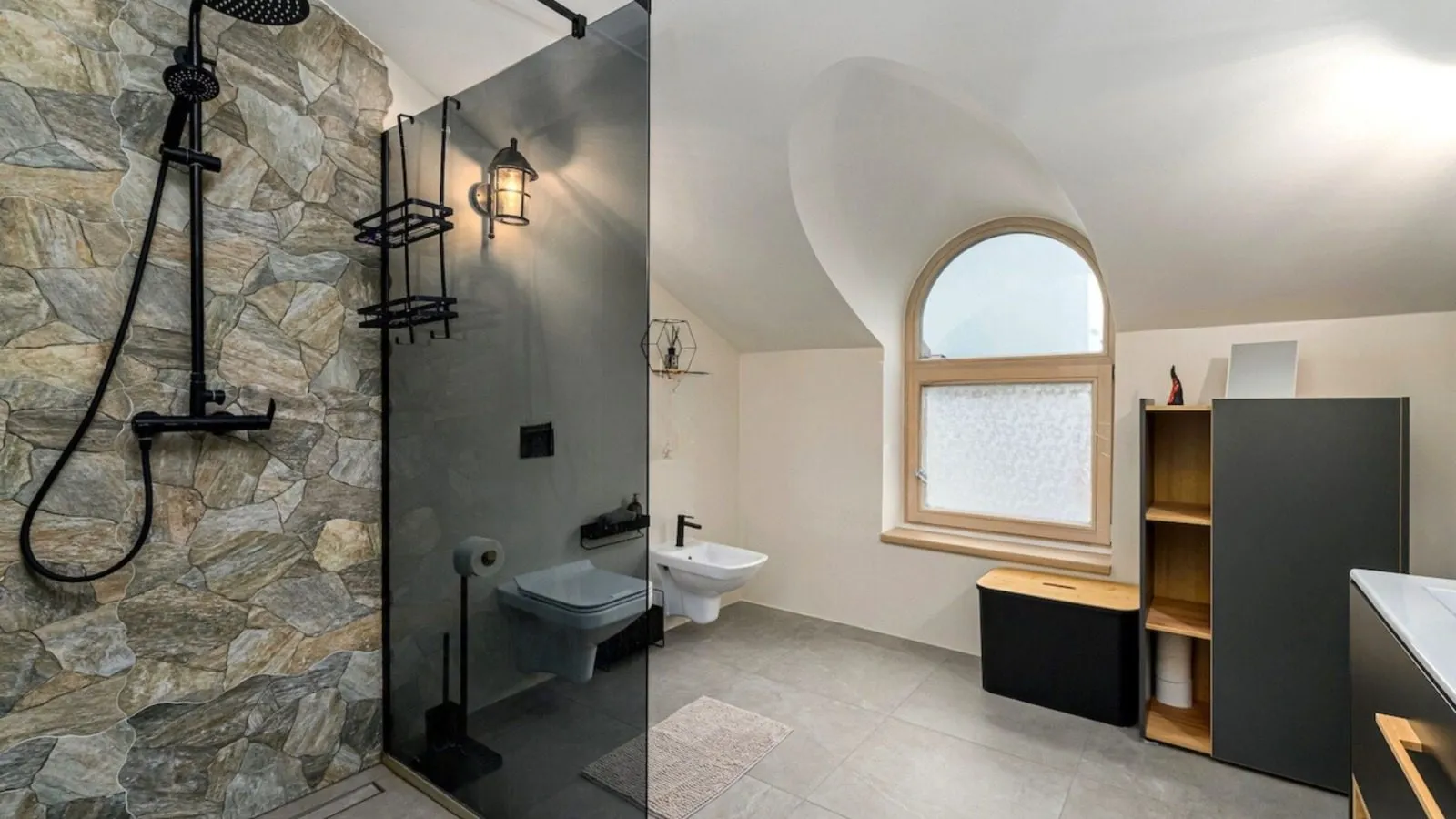 Penthouse kaarakendega, 6
