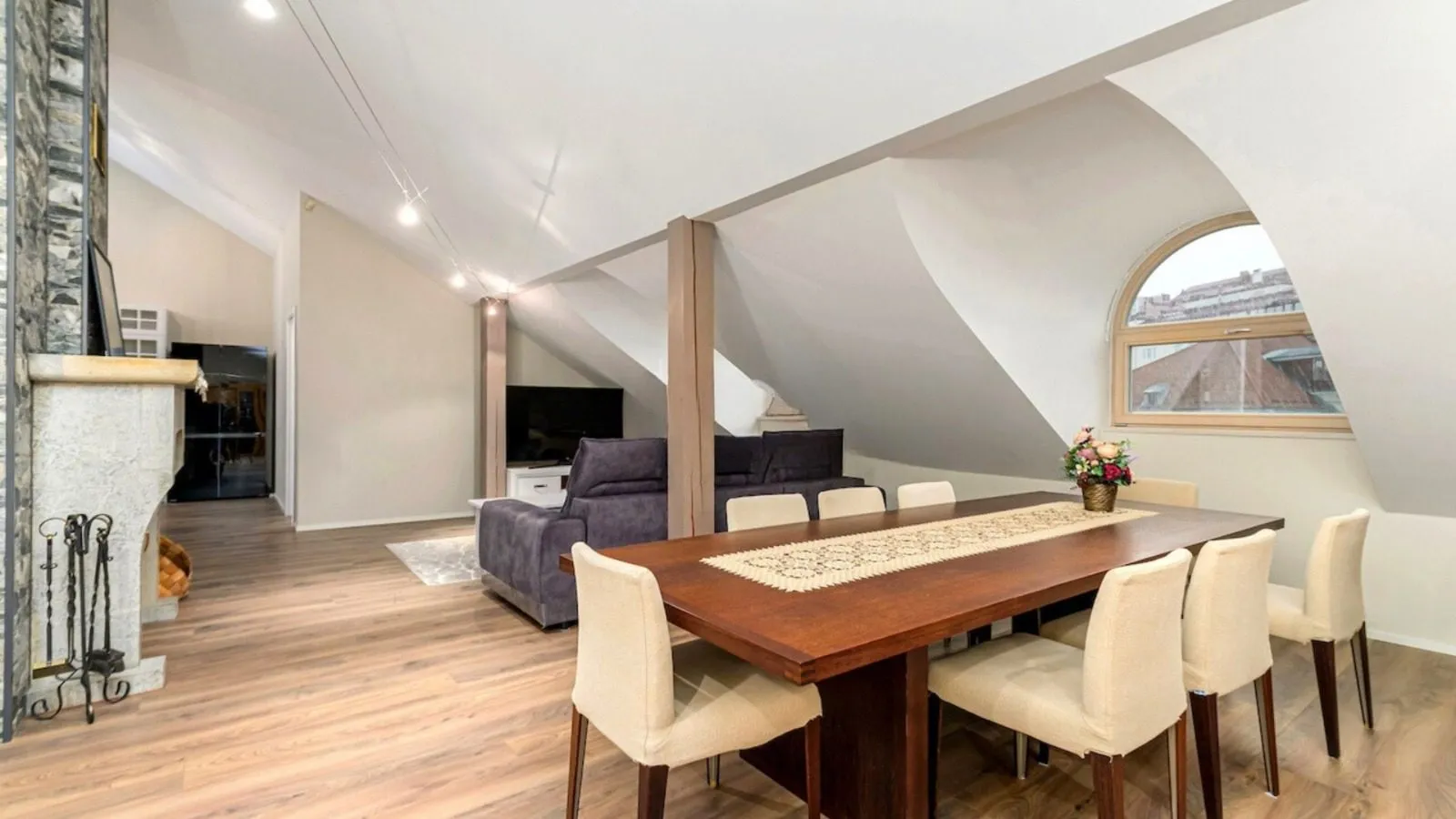 Penthouse kaarakendega, 7